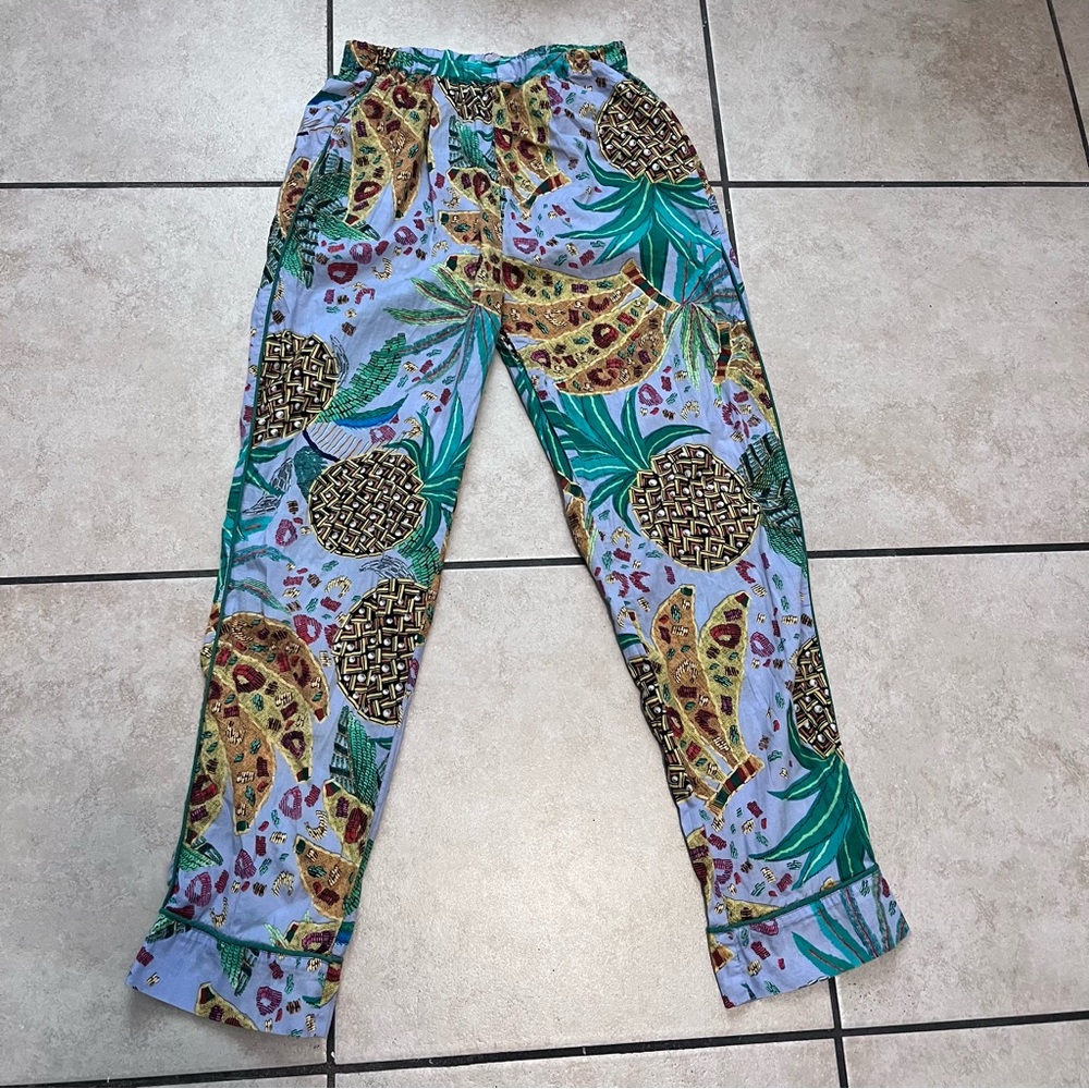 FARM Rio Pineapple Print Cropped Pants - Multicolor - Picture 2 of 9